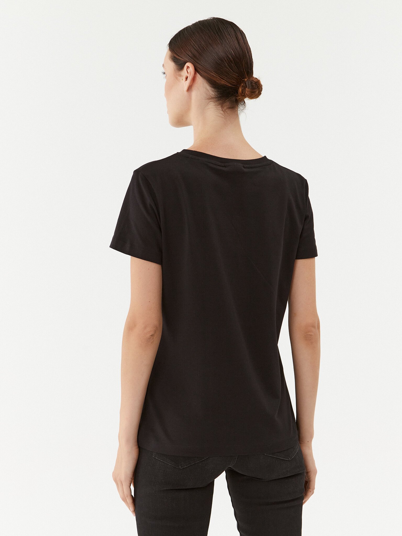 guess-t-shirt-v3bi11-j1314-schwarz-regular-fit-000030299944620230829014159