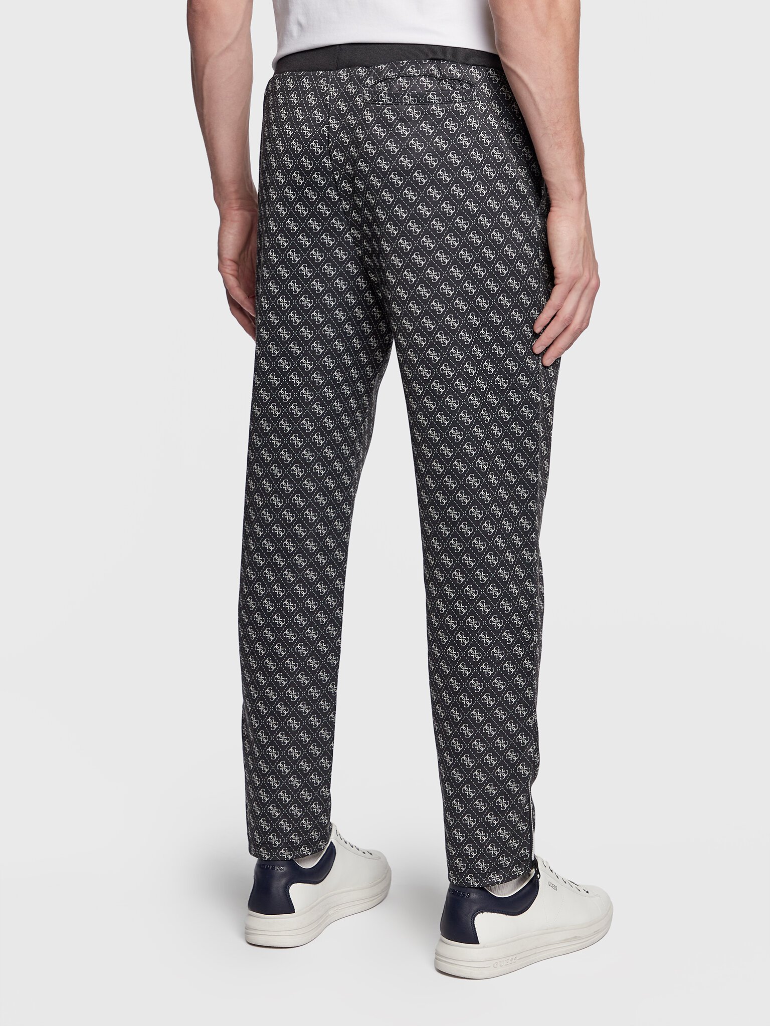 guess-pantalon-jogging-korbin-z2bb05-fl04q-noir-regular-fit2023082901593320240208115423000000