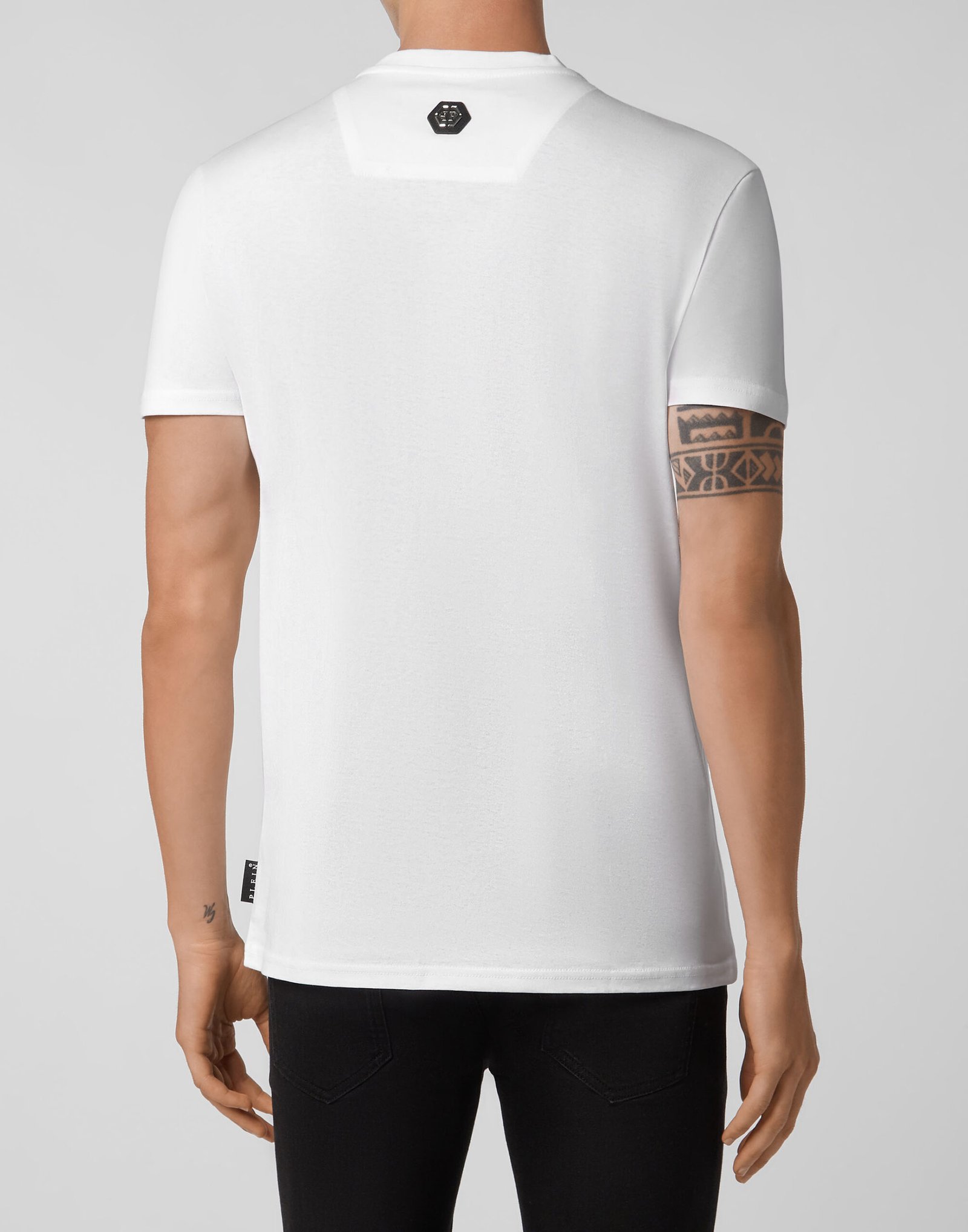 httpswwwpleinoutletcomondemandwarestatic-sites-plein-master-catalogdefaultdw3d3f2acaimageslargea20c-mtk5131-pjy002n01mb20240424022823000000