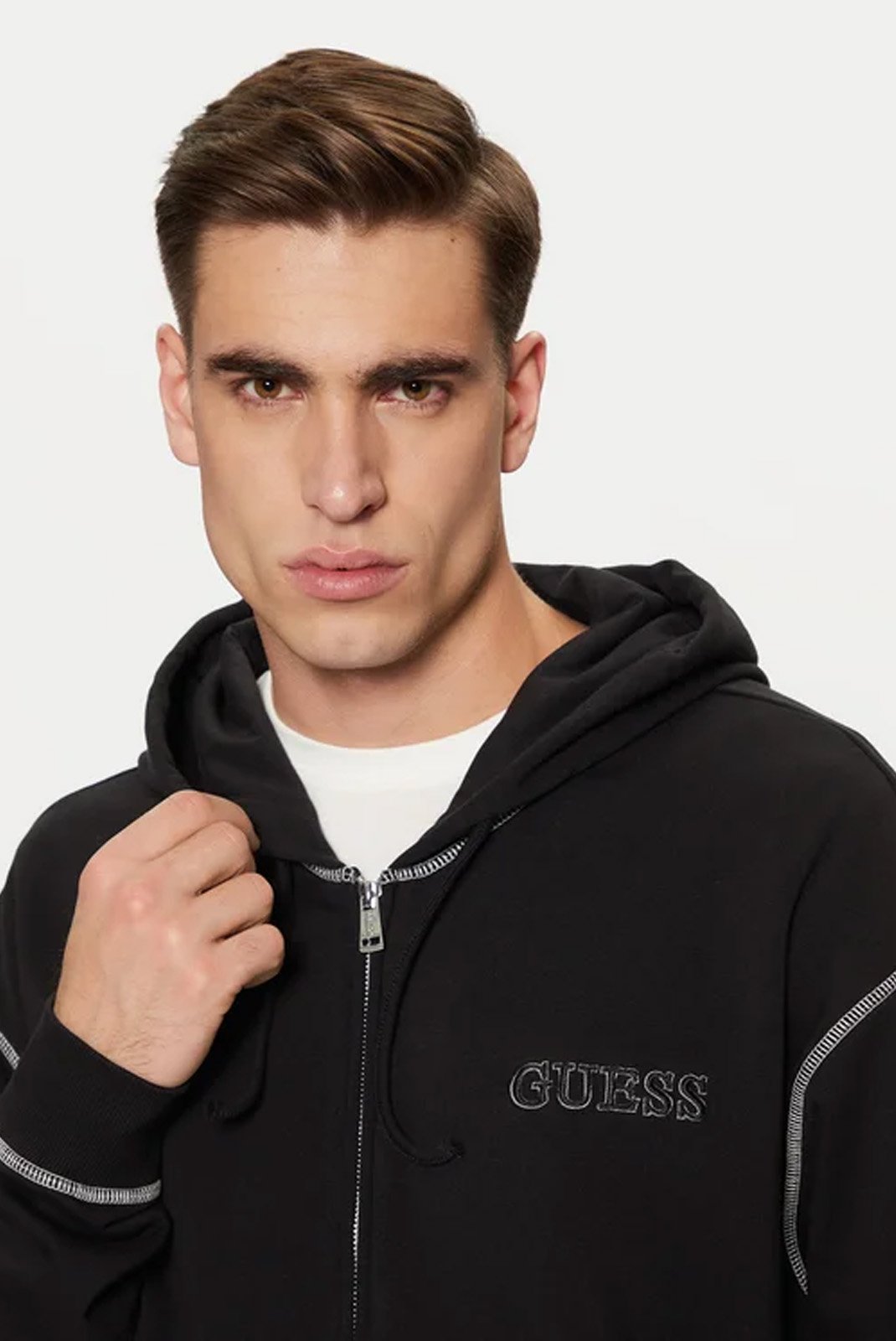 httpswwwkingofwearcommediaimg202502fevrier0502guessunderu5rq02kco31320250205040835000000