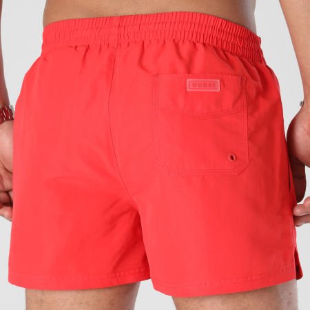 httpsassetslaboutiqueofficiellecomw450qautofautomediaproducts20240214guess407208f4gt00-wg282g5q420240305t1530190420250304103925000000