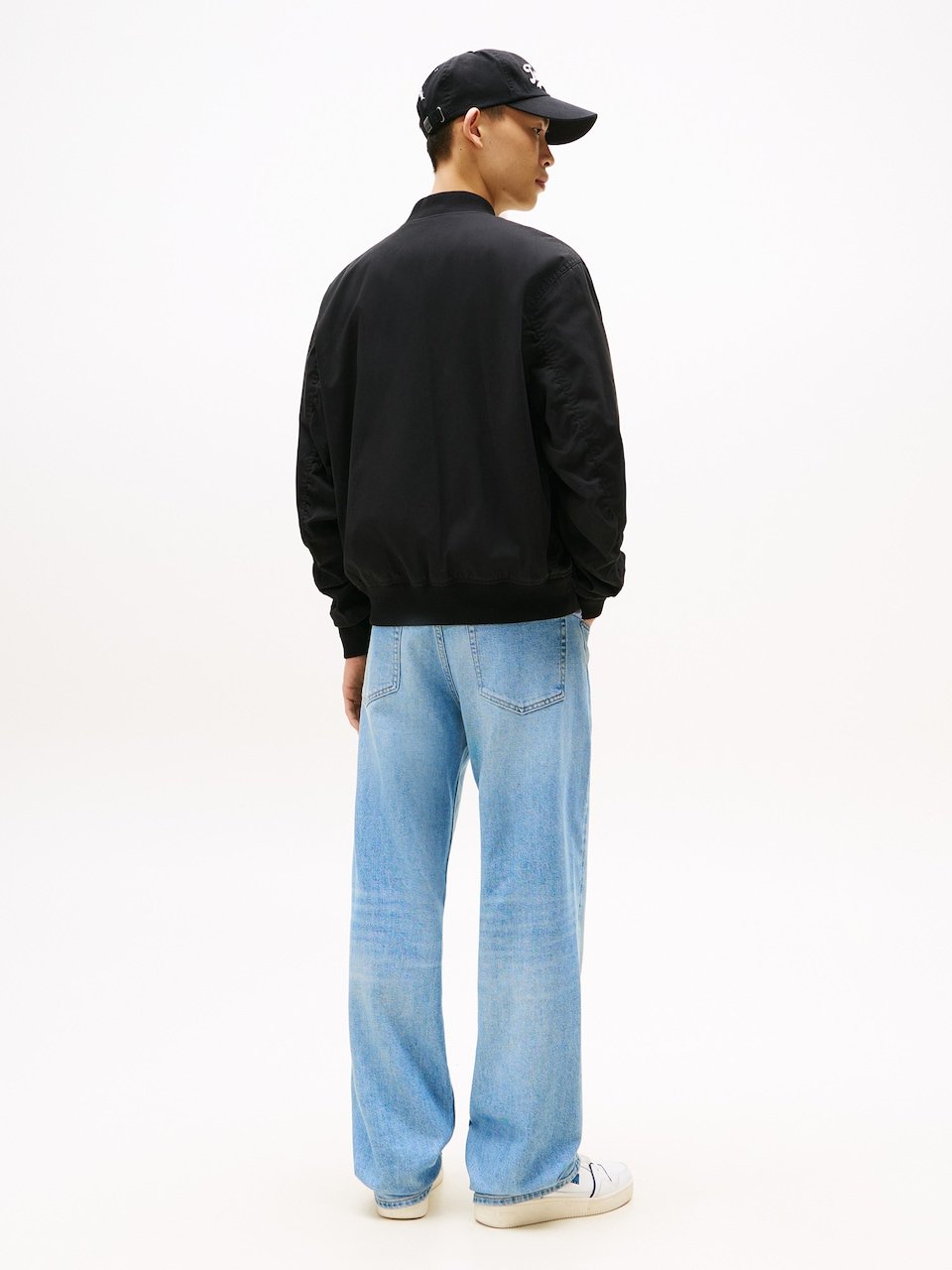 tommy-jeans_blousons-doudounes_dm0dm21674-1