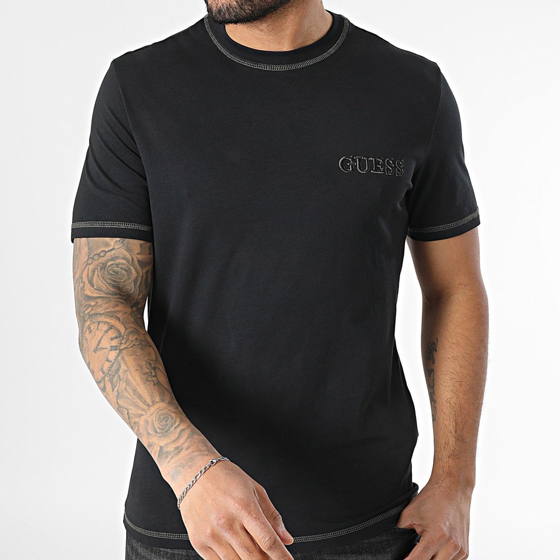 guess-jeans_t-s-manches-courtes_u5ri01-kcam1-1