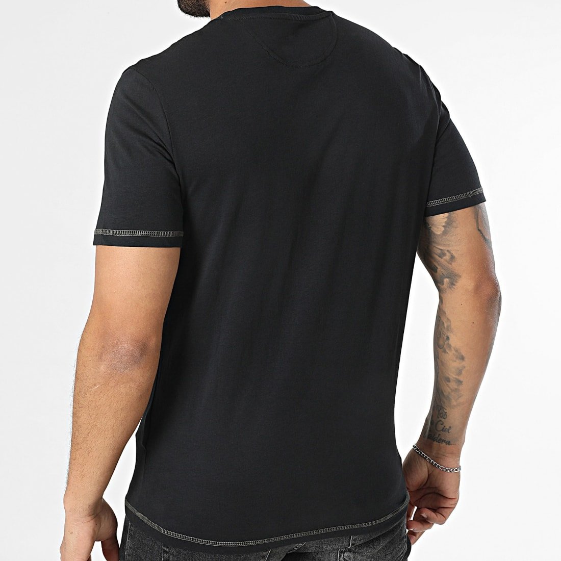 guess-jeans_t-s-manches-courtes_u5ri01-kcam1-2