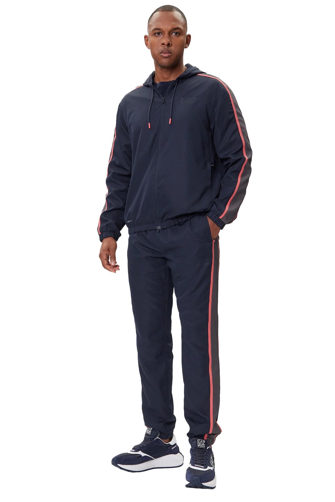 7M000643_AF16072_bleu