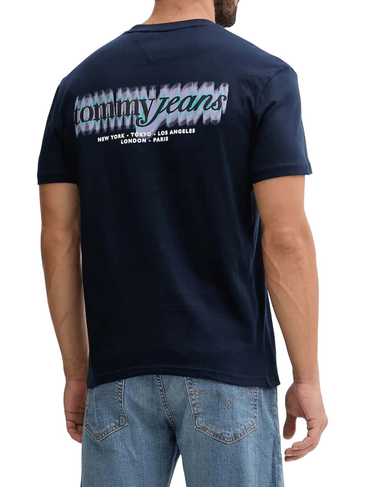 tommy-jeans_t-s-manches-courtes_dm0dm21982